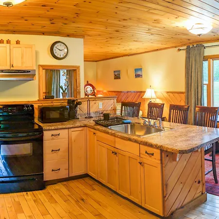Hinckleys Dreamwood Cottages-2